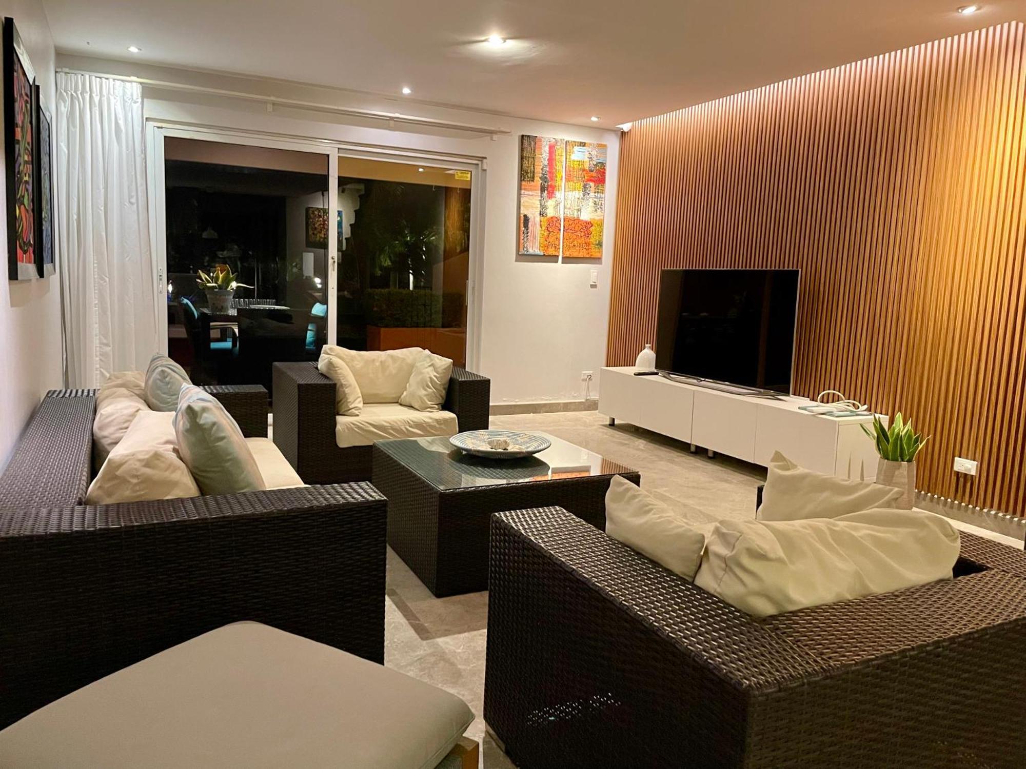 Eagle Beach Luxury House, Walking Distance To The Beach 팜비치 외부 사진